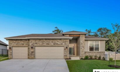 9715 S 123rd Avenue, Papillion NE 68046